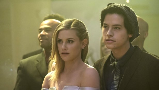 Riverdale Saison 1 Épisode 11 - Chapitre onze : Retour à Riverdale