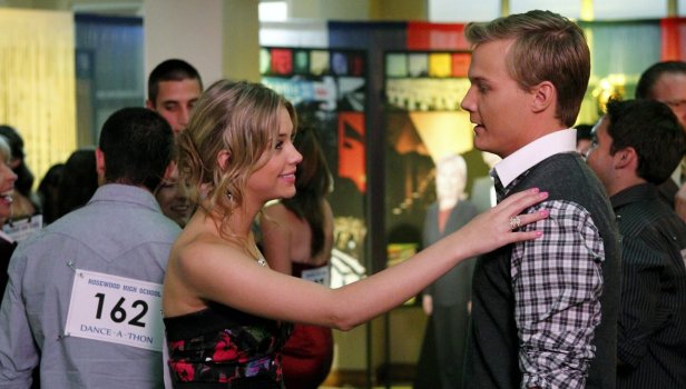 Pretty Little Liars Saison 2 Épisode 6 - Ne jamais se défiler