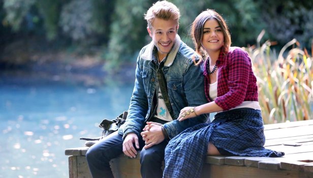 Pretty Little Liars Saison 4 Épisode 22 - Couvre-moi