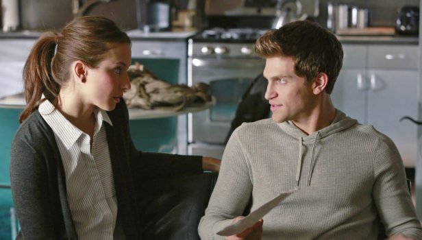 Pretty Little Liars Saison 4 Épisode 4 - Bas les masques