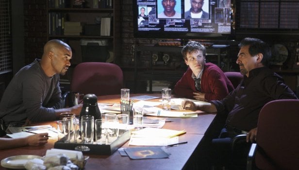 Esprits criminels Saison 6 Épisode 6 - Sous le masque