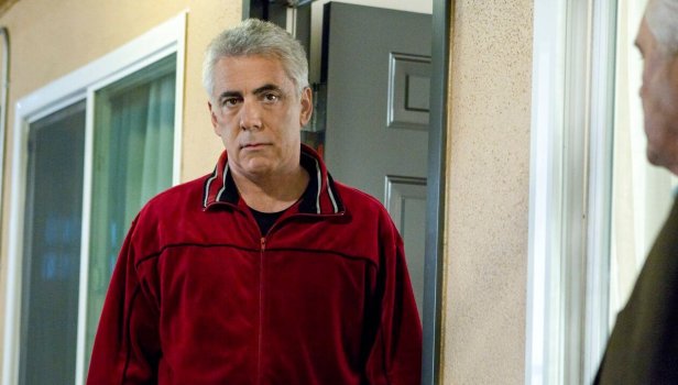 The Closer : L.A. enquêtes prioritaires Saison 7 Épisode 3 - Pour quelques dollars