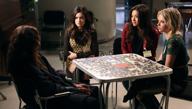 Pretty Little Liars Saison 3 Épisode 23 - Je suis ton pantin