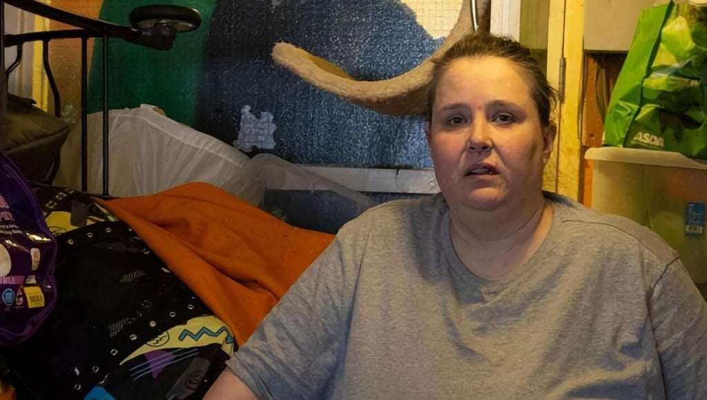 Hoarders: Buried Alive in My Bedroom - : diffusions TV, streaming ...