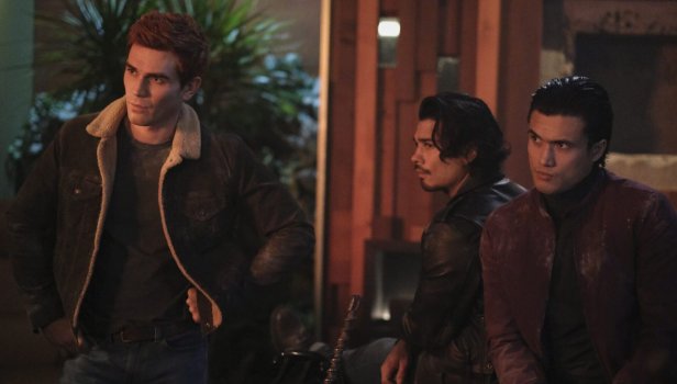 Riverdale Saison 5 Épisode 11 - Chapitre quatre-vingt-sept : Drôles de paroissiennes