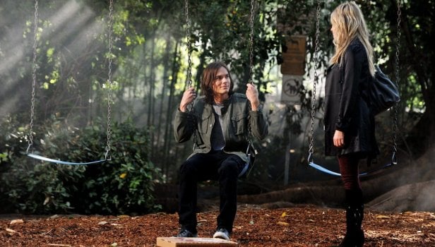 Pretty Little Liars Saison 2 Épisode 9 - Dans la remise
