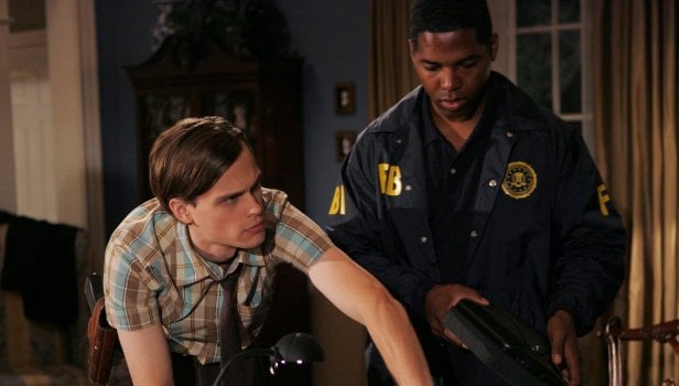 Esprits criminels Saison 1 Épisode 18 - Crimes à la une