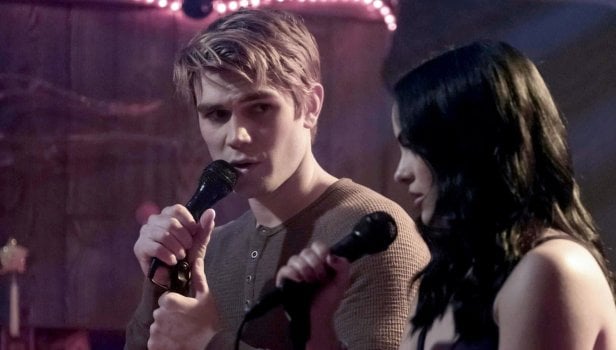 Riverdale Saison 2 Épisode 8 - Chapitre vingt-et-un : la maison du diable